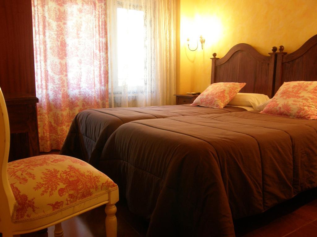 Hostal Goya Suites Salamanca Bilik gambar